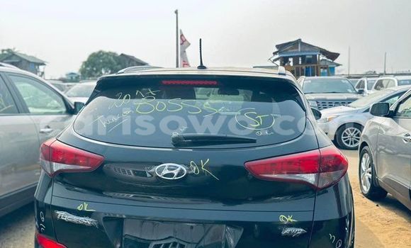 Sayi Na hannu Hyundai Tucson White Mota in Cotonou a Benin Sayi Na hannu Hyundai Tucson White Mota in Cotonou a Benin