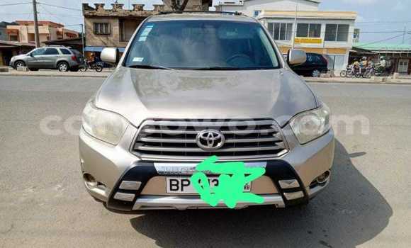 Sayi Na hannu Toyota Highlander Sauran Mota in Cotonou a Benin Sayi Na hannu Toyota Highlander Sauran Mota in Cotonou a Benin