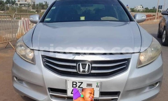 Ra Àlòkù Honda CR–V Silver Ọkọ̀ in Cotonou ni Benin Ra Àlòkù Honda CR–V Silver Ọkọ̀ in Cotonou ni Benin