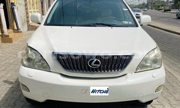 Sayi Na hannu Lexus RX 330 White Mota in Cotonou a Benin