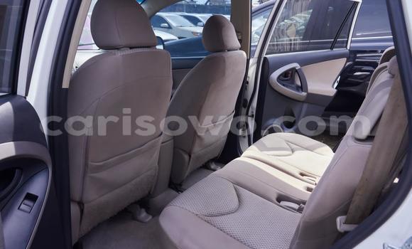 Sayi Na hannu Toyota RAV4 White Mota in Cotonou a Benin Sayi Na hannu Toyota RAV4 White Mota in Cotonou a Benin