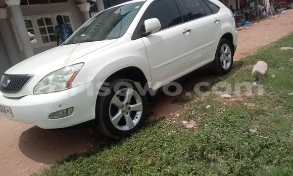Acheter Occasion Voiture Lexus RX 330 Blanc à Cotonou, Benin Acheter Occasion Voiture Lexus RX 330 Blanc à Cotonou, Benin