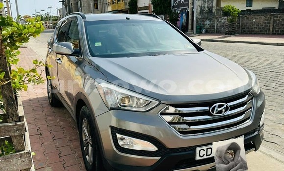 Sayi Na hannu Hyundai Santa Fe Azurfa Mota in Abomey Calavi a Benin Sayi Na hannu Hyundai Santa Fe Azurfa Mota in Abomey Calavi a Benin
