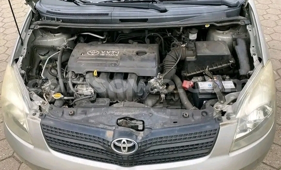 Acheter Neuf Voiture Toyota Corolla Verso Gris à Cotonou, Benin Acheter Neuf Voiture Toyota Corolla Verso Gris à Cotonou, Benin