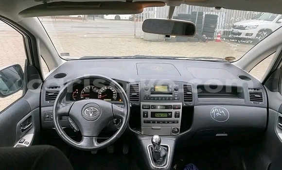 Acheter Neuf Voiture Toyota Corolla Verso Gris à Cotonou, Benin Acheter Neuf Voiture Toyota Corolla Verso Gris à Cotonou, Benin