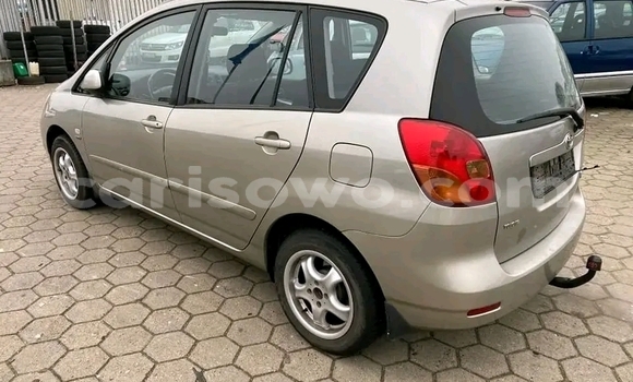 Acheter Neuf Voiture Toyota Corolla Verso Gris à Cotonou, Benin Acheter Neuf Voiture Toyota Corolla Verso Gris à Cotonou, Benin