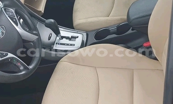 Acheter Import Voiture Hyundai Elantra Rouge à Cotonou, Benin Acheter Import Voiture Hyundai Elantra Rouge à Cotonou, Benin