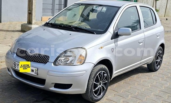 Ra Àlòkù Toyota Yaris Silver Ọkọ̀ in Cotonou ni Benin Ra Àlòkù Toyota Yaris Silver Ọkọ̀ in Cotonou ni Benin