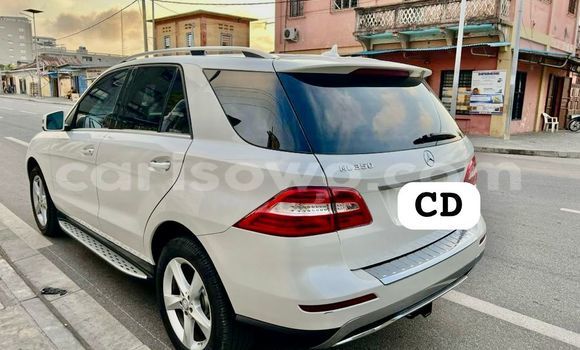 Acheter Occasion Voiture Mercedes-Benz ML–Class Blanc à Cotonou, Benin