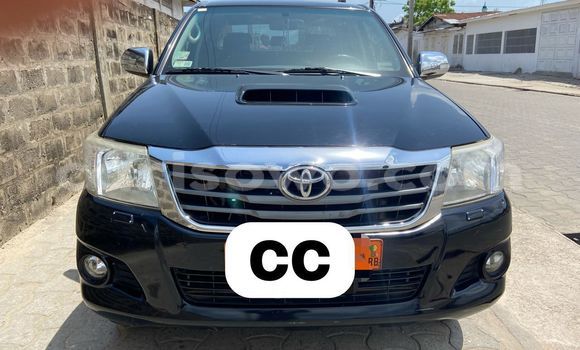 Sayi Na hannu Toyota Hilux Black Mota in Cotonou a Benin