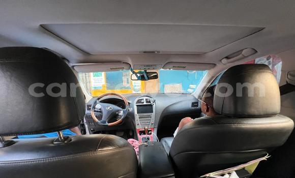 Acheter Occasion Voiture Lexus ES Marron à Cotonou, Benin Acheter Occasion Voiture Lexus ES Marron à Cotonou, Benin