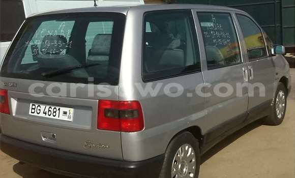 Ra Àlòkù Citroen 2CV Silver Ọkọ̀ in Cotonou ni Benin Ra Àlòkù Citroen 2CV Silver Ọkọ̀ in Cotonou ni Benin