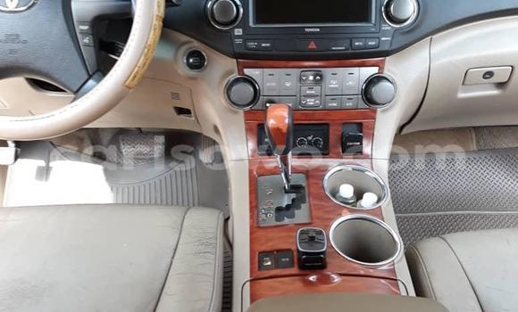 Acheter Occasion Voiture Toyota Highlander Rouge à Cotonou, Benin Acheter Occasion Voiture Toyota Highlander Rouge à Cotonou, Benin