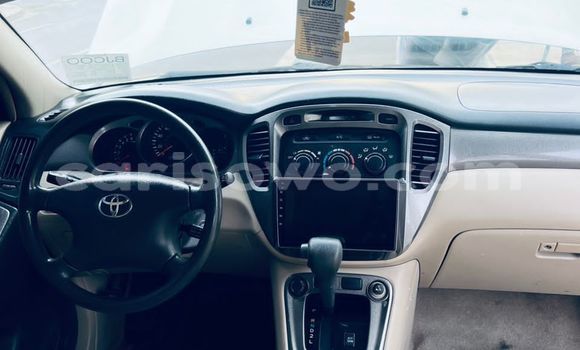 Buy Used Toyota Highlander Beige Car in Cotonou in Benign Buy Used Toyota Highlander Beige Car in Cotonou in Benign