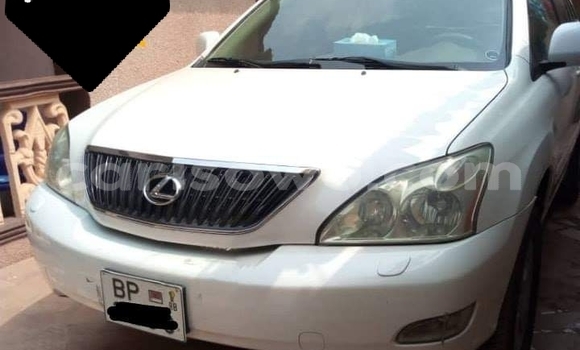 Ra Àlòkù Lexus RX 330 funfun Ọkọ̀ in Cotonou ni Benin Ra Àlòkù Lexus RX 330 funfun Ọkọ̀ in Cotonou ni Benin