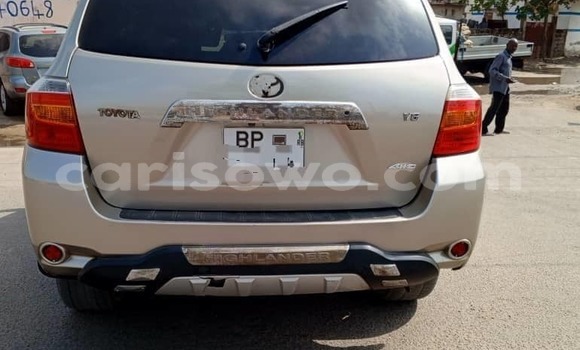Acheter Occasion Voiture Toyota Highlander Marron à Cotonou, Benin Acheter Occasion Voiture Toyota Highlander Marron à Cotonou, Benin