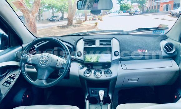 Acheter Occasion Voiture Toyota RAV4 Bleu à Cotonou, Benin Acheter Occasion Voiture Toyota RAV4 Bleu à Cotonou, Benin