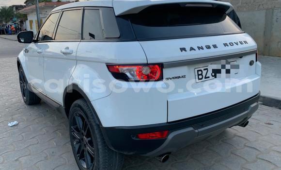 Ra Àlòkù Range Rover Evoque funfun Ọkọ̀ in Cotonou ni Benin