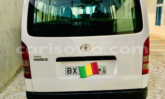 Ra Àlòkù Toyota Hiace funfun Ọkọ̀ in Cotonou ni Benin
