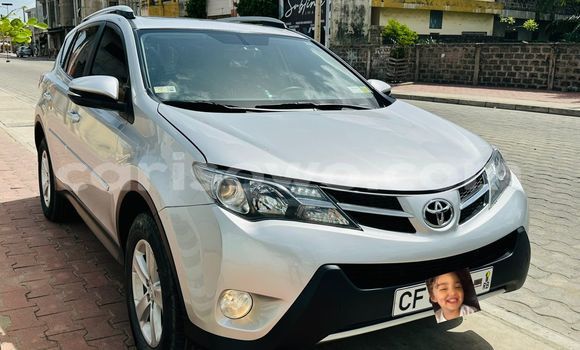 Ra Àlòkù Toyota RAV4 Silver Ọkọ̀ in Cotonou ni Benin Ra Àlòkù Toyota RAV4 Silver Ọkọ̀ in Cotonou ni Benin