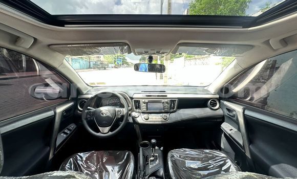 Ra Àlòkù Toyota RAV4 Silver Ọkọ̀ in Cotonou ni Benin Ra Àlòkù Toyota RAV4 Silver Ọkọ̀ in Cotonou ni Benin
