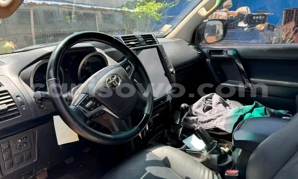 Sayi Na hannu Toyota Prado White Mota in Cotonou a Benin Sayi Na hannu Toyota Prado White Mota in Cotonou a Benin