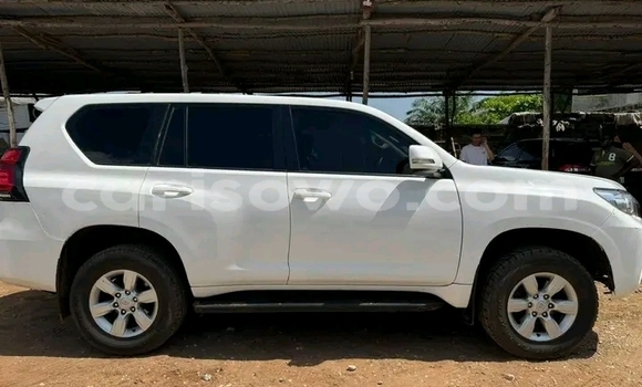 Acheter Occasion Voiture Toyota Prado Blanc à Cotonou, Benin Acheter Occasion Voiture Toyota Prado Blanc à Cotonou, Benin