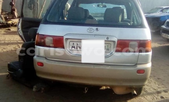 Acheter Occasion Voiture Toyota Picnic Gris à Cotonou, Benin