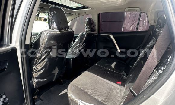 Sayi Na hannu Toyota RAV4 Sauran Mota in Cotonou a Benin Sayi Na hannu Toyota RAV4 Sauran Mota in Cotonou a Benin