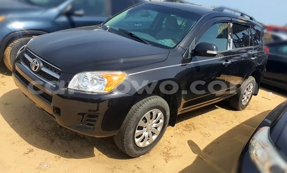 Ra Àlòkù Toyota RAV4 Black Ọkọ̀ in Porto Novo ni Benin Ra Àlòkù Toyota RAV4 Black Ọkọ̀ in Porto Novo ni Benin