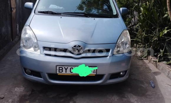 Buy Used Toyota Corolla Verso Blue Car in Cotonou in Benign