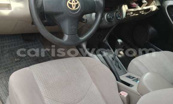 Ra Àlòkù Toyota RAV4 Silver Ọkọ̀ in Cotonou ni Benin Ra Àlòkù Toyota RAV4 Silver Ọkọ̀ in Cotonou ni Benin