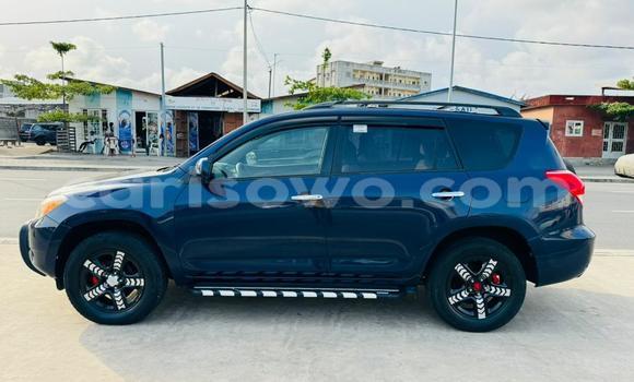 Acheter Occasion Voiture Toyota RAV4 Bleu à Porto Novo, Benin Acheter Occasion Voiture Toyota RAV4 Bleu à Porto Novo, Benin