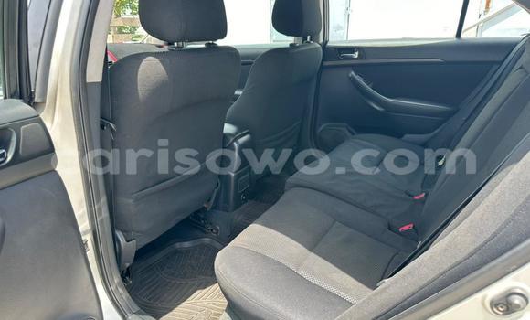 Ra Àlòkù Toyota Avensis Silver Ọkọ̀ in Cotonou ni Benin Ra Àlòkù Toyota Avensis Silver Ọkọ̀ in Cotonou ni Benin