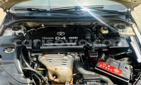 Ra Àlòkù Toyota Avensis Silver Ọkọ̀ in Cotonou ni Benin Ra Àlòkù Toyota Avensis Silver Ọkọ̀ in Cotonou ni Benin