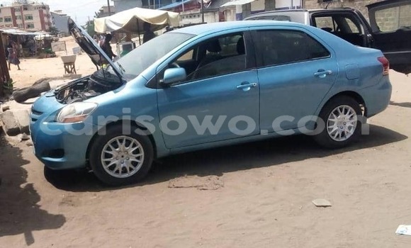 Sayi Na hannu Toyota Yaris Blue Mota in Cotonou a Benin Sayi Na hannu Toyota Yaris Blue Mota in Cotonou a Benin