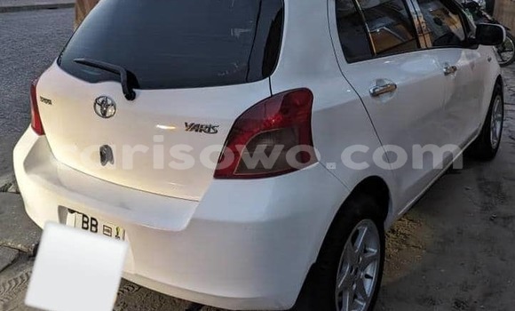 Acheter Occasion Voiture Toyota Yaris Blanc à Cotonou, Benin