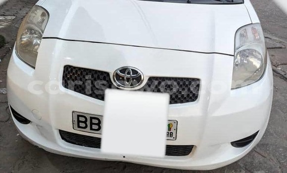 Acheter Occasion Voiture Toyota Yaris Blanc à Cotonou, Benin Acheter Occasion Voiture Toyota Yaris Blanc à Cotonou, Benin
