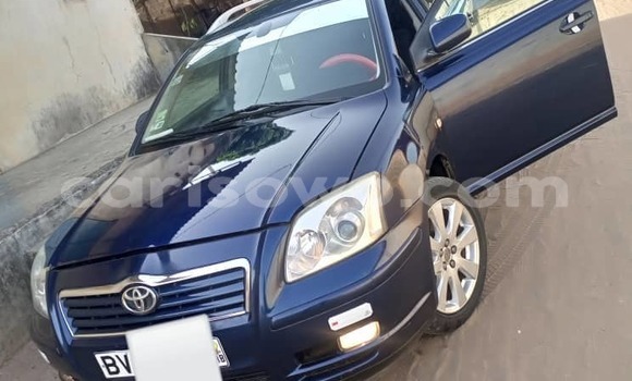 Ra Àlòkù Toyota Avensis Blue Ọkọ̀ in Cotonou ni Benin