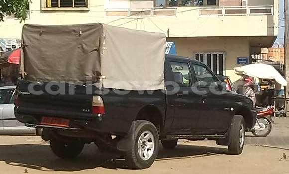 Ra Àlòkù Mitsubishi Pajero Alawọ ewe Ọkọ̀ in Cotonou ni Benin Ra Àlòkù Mitsubishi Pajero Alawọ ewe Ọkọ̀ in Cotonou ni Benin