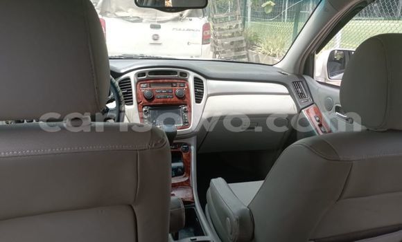 Ra Àlòkù Toyota Highlander Silver Ọkọ̀ in Cotonou ni Benin Ra Àlòkù Toyota Highlander Silver Ọkọ̀ in Cotonou ni Benin