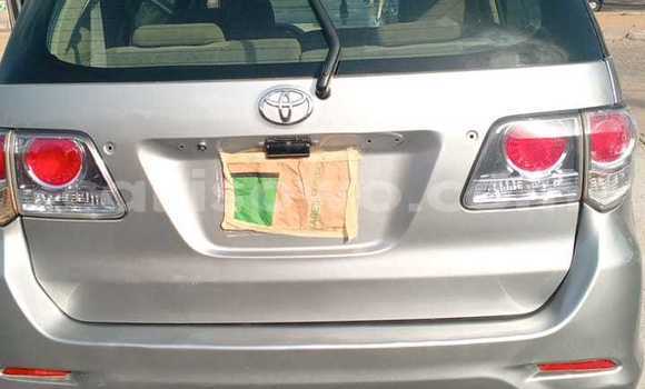 Ra Àlòkù Toyota Fortuner Silver Ọkọ̀ in Cotonou ni Benin