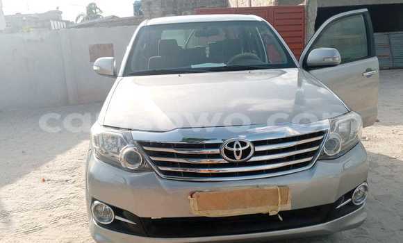 Ra Àlòkù Toyota Fortuner Silver Ọkọ̀ in Cotonou ni Benin Ra Àlòkù Toyota Fortuner Silver Ọkọ̀ in Cotonou ni Benin