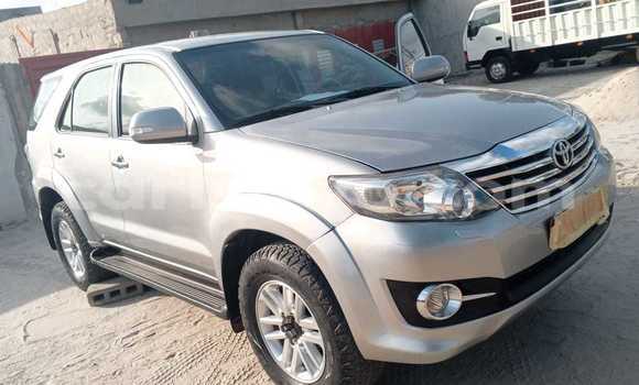 Ra Àlòkù Toyota Fortuner Silver Ọkọ̀ in Cotonou ni Benin Ra Àlòkù Toyota Fortuner Silver Ọkọ̀ in Cotonou ni Benin