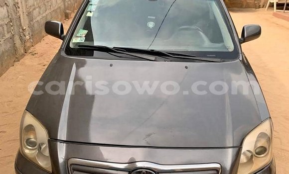 Ra Àlòkù Toyota Avensis Silver Ọkọ̀ in Cotonou ni Benin Ra Àlòkù Toyota Avensis Silver Ọkọ̀ in Cotonou ni Benin