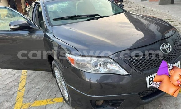 Ra Àlòkù Toyota Camry Silver Ọkọ̀ in Cotonou ni Benin Ra Àlòkù Toyota Camry Silver Ọkọ̀ in Cotonou ni Benin
