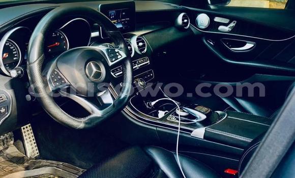 Sayi Na hannu Mercedes-Benz 300CD Blue Mota in Cotonou a Benin