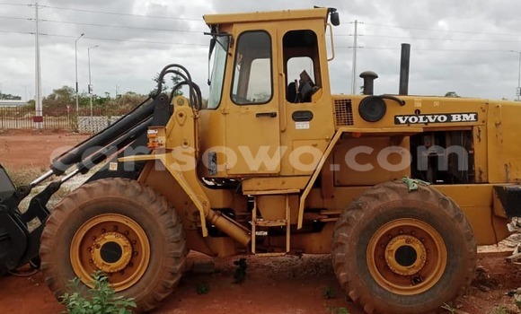 Ra Àlòkù Volvo F4 Miiran Ọkọ̀ akẹ́rù ńlá in Cotonou ni Benin Ra Àlòkù Volvo F4 Miiran Ọkọ̀ akẹ́rù ńlá in Cotonou ni Benin