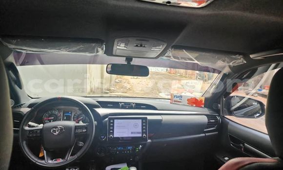 Sayi Na hannu Toyota Hilux Black Mota in Cotonou a Benin Sayi Na hannu Toyota Hilux Black Mota in Cotonou a Benin