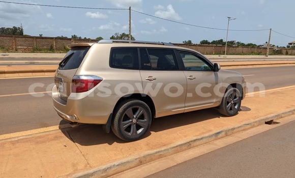 Acheter Occasion Voiture Toyota Highlander Marron à Cotonou, Benin Acheter Occasion Voiture Toyota Highlander Marron à Cotonou, Benin